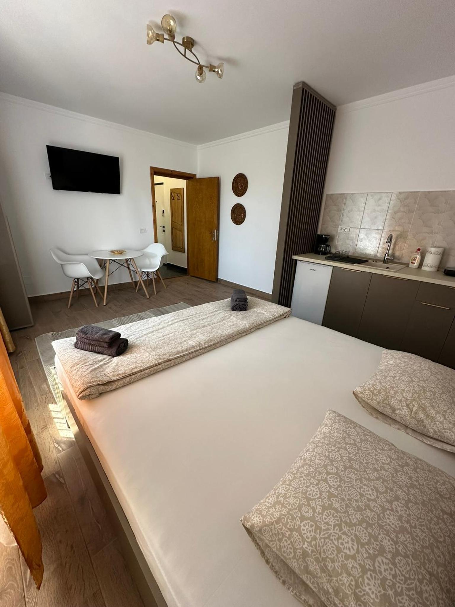 Serenity Apartments and Studios