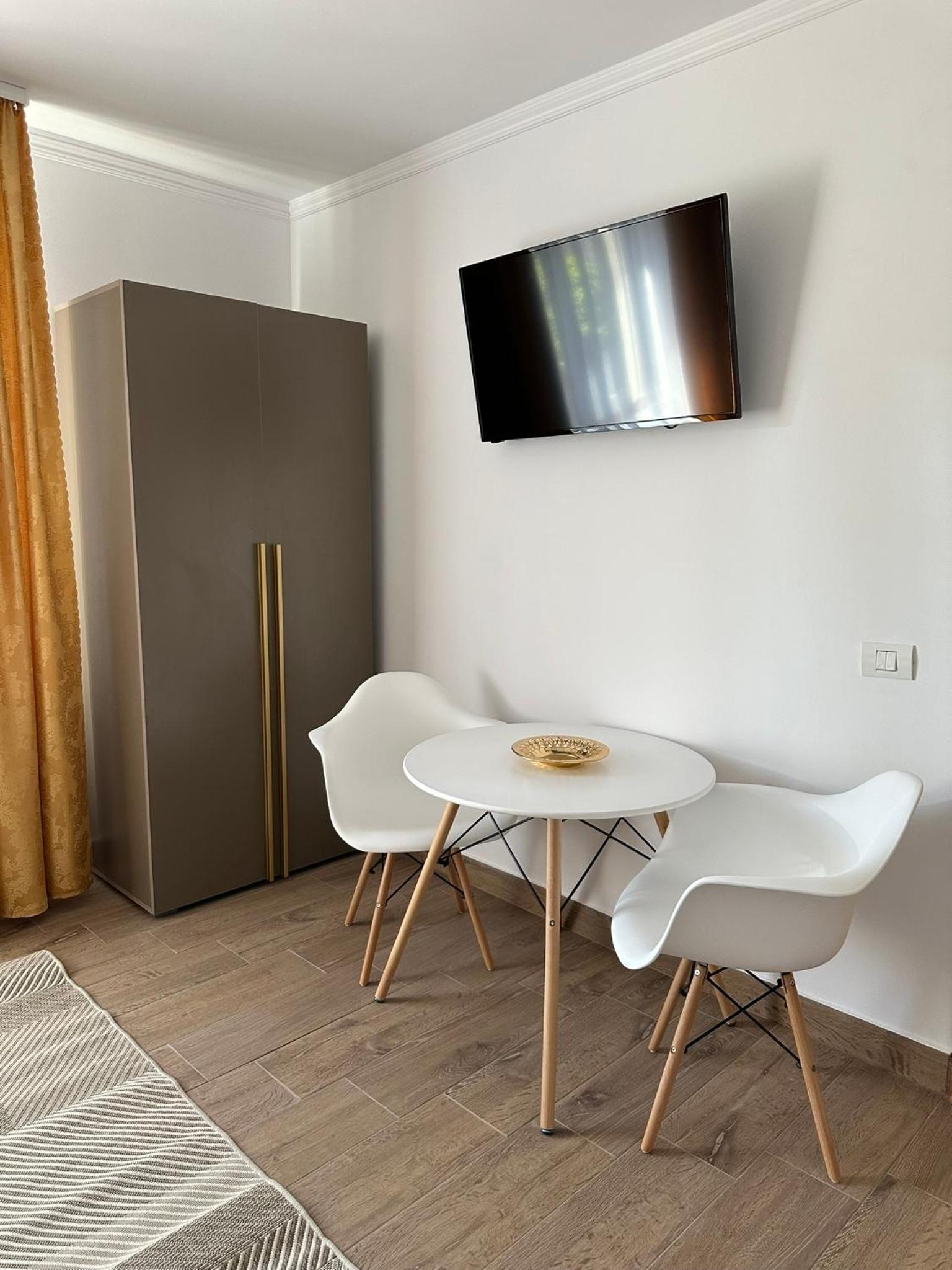 Serenity Apartments and Studios
