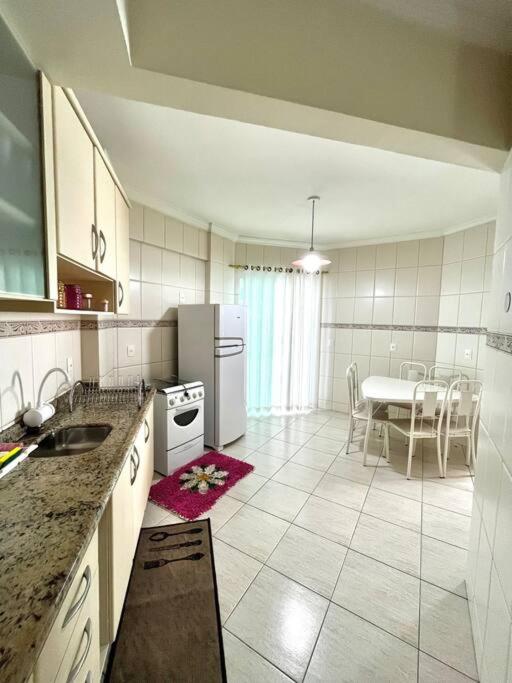 Residencial Caravelas - Apto Completo 150m da Praia