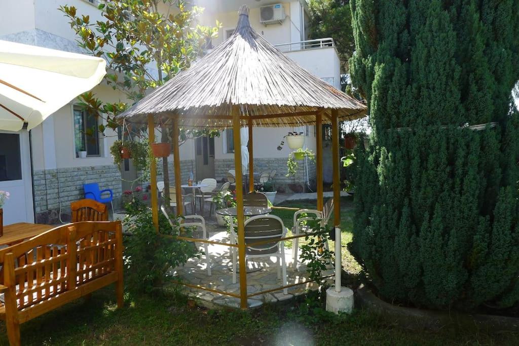 2 Floor Beach House Perfect for large groups