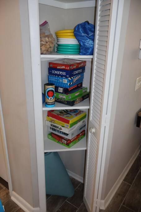 Family & Pet Friendly Bradenton House - Heated Pool -Hot Tub -EV Chrger-Near Beaches