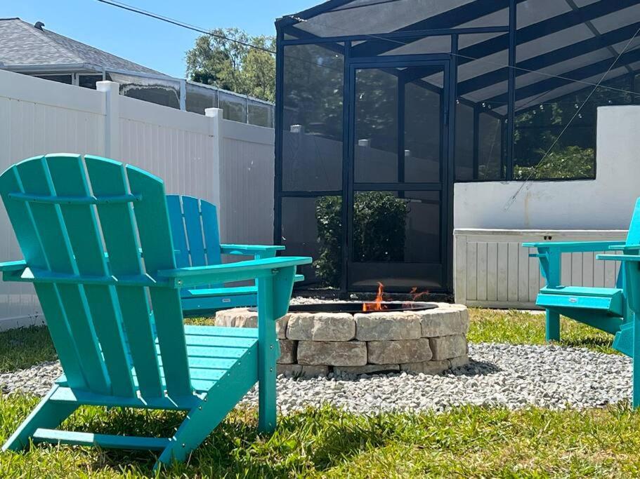 Family & Pet Friendly Bradenton House - Heated Pool -Hot Tub -EV Chrger-Near Beaches
