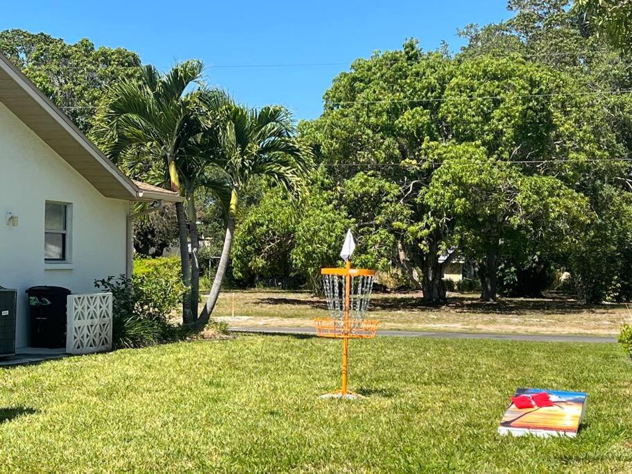 Family & Pet Friendly Bradenton House - Heated Pool -Hot Tub -EV Chrger-Near Beaches