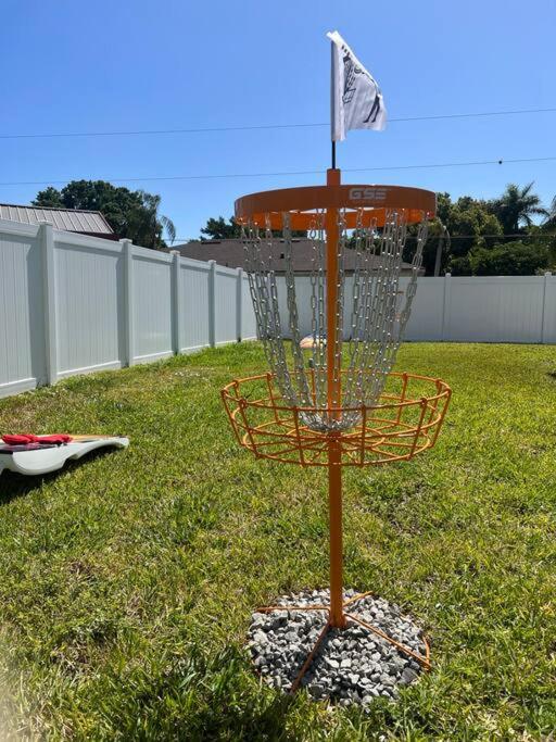 Family & Pet Friendly Bradenton House - Heated Pool -Hot Tub -EV Chrger-Near Beaches