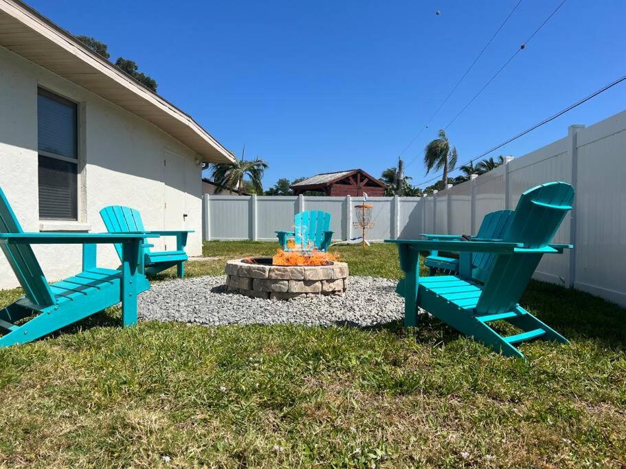 Family & Pet Friendly Bradenton House - Heated Pool -Hot Tub -EV Chrger-Near Beaches