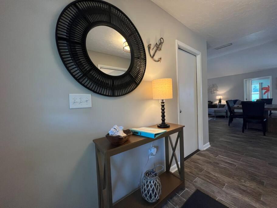 Family & Pet Friendly Bradenton House - Heated Pool -Hot Tub -EV Chrger-Near Beaches