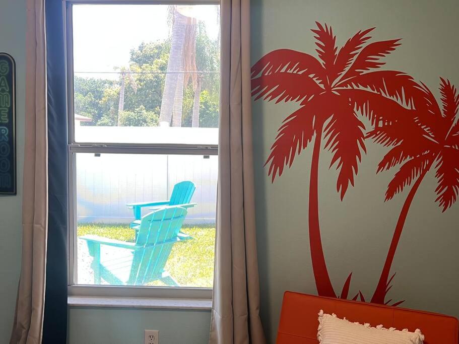 Family & Pet Friendly Bradenton House - Heated Pool -Hot Tub -EV Chrger-Near Beaches