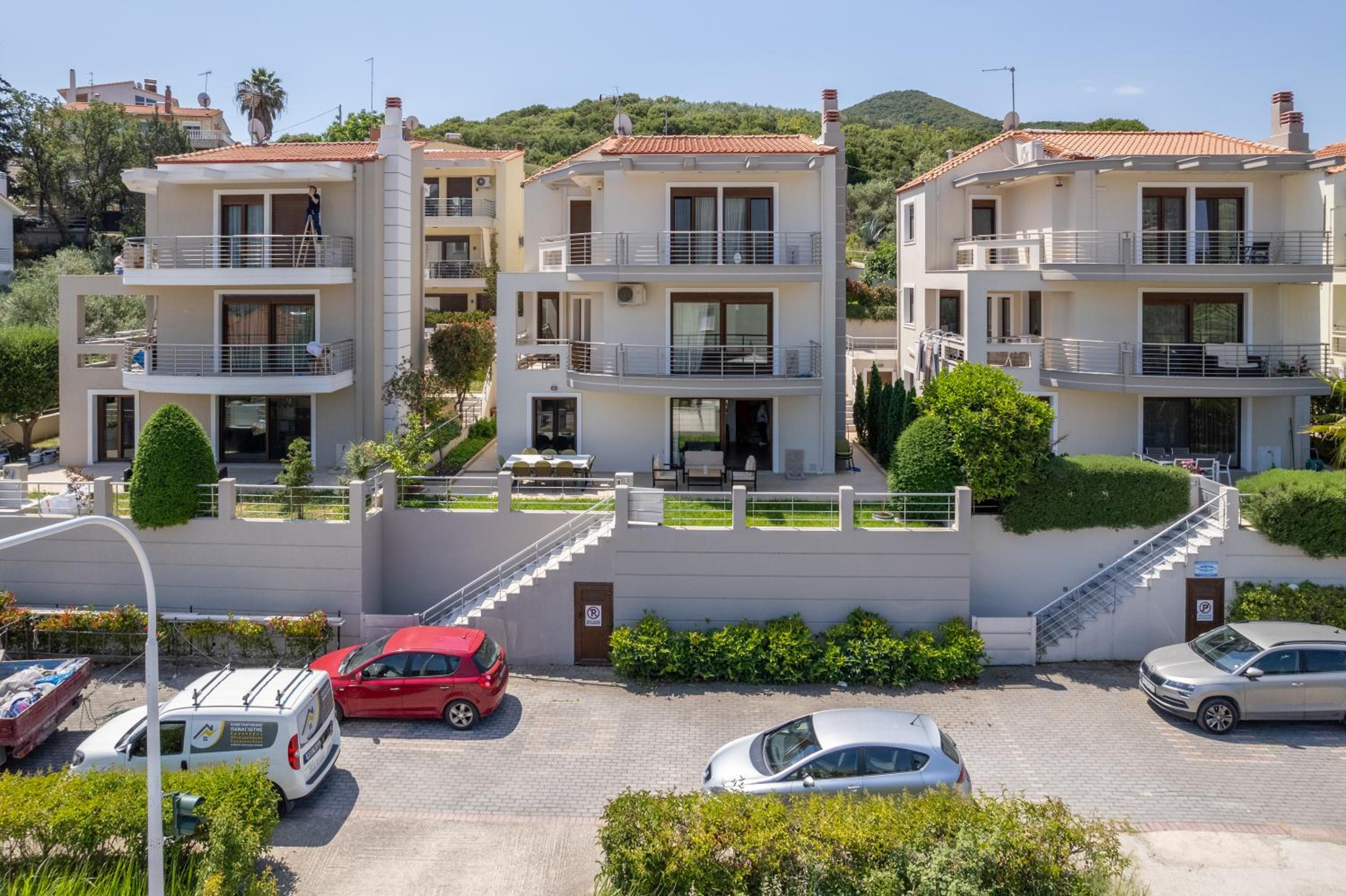 ALKIS LUXURY VILLA IRAKLiTSA view 3