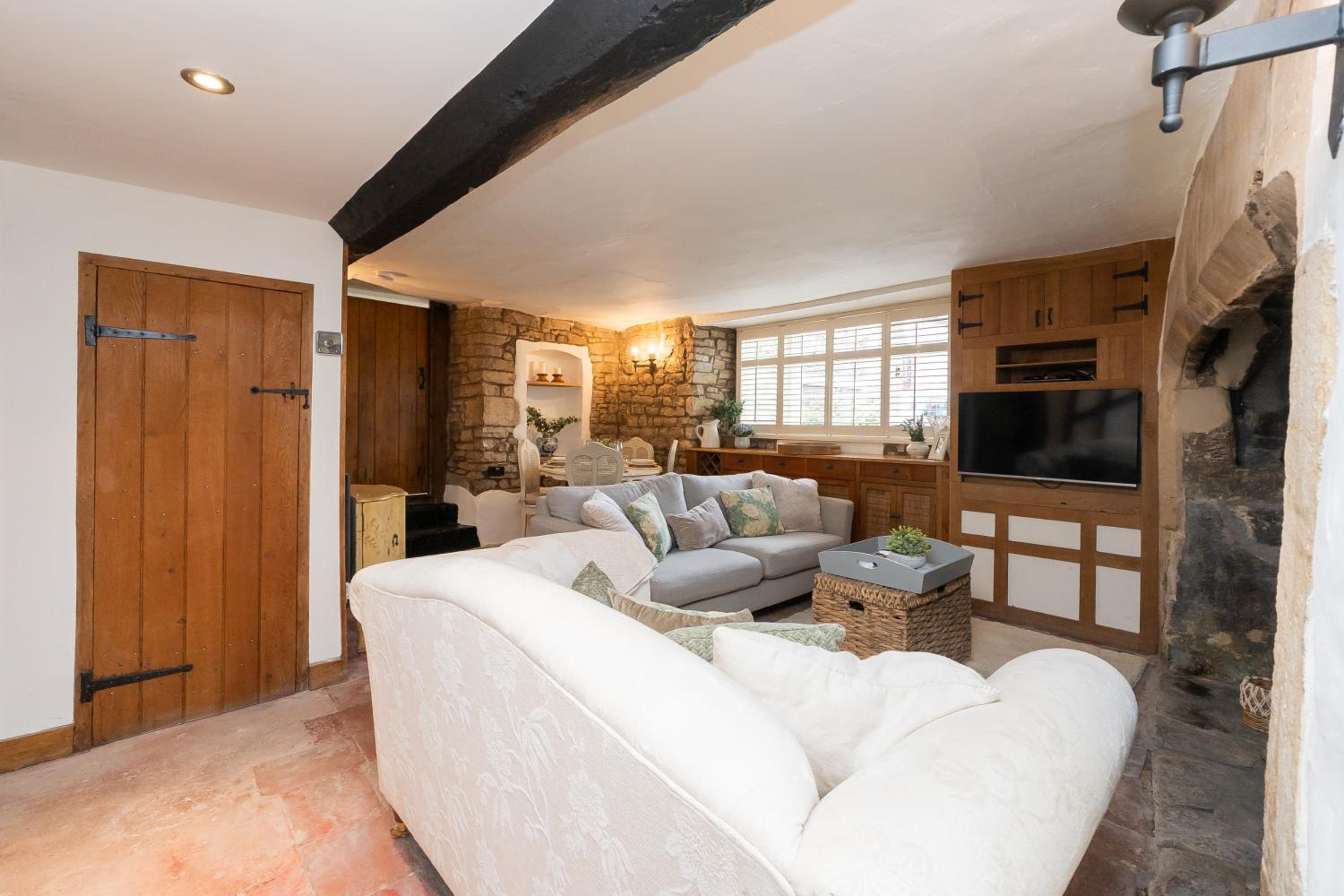Cosy cottage on outskirts of Bath view 2