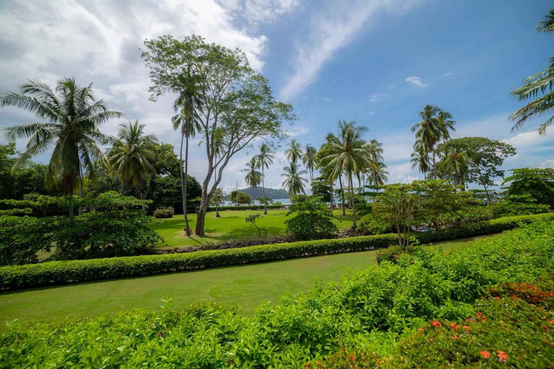 Bay Residence 9F 3 bdr Garden View in Los Suenos