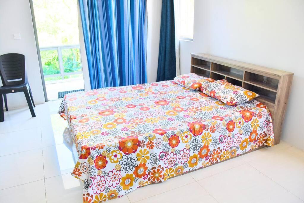 4 Beds Apartment Flic en Flac view 3