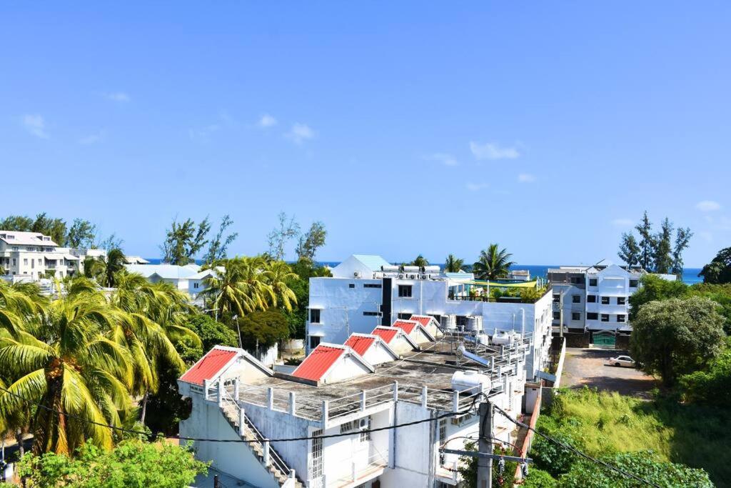 4 Beds Apartment Flic en Flac view 4