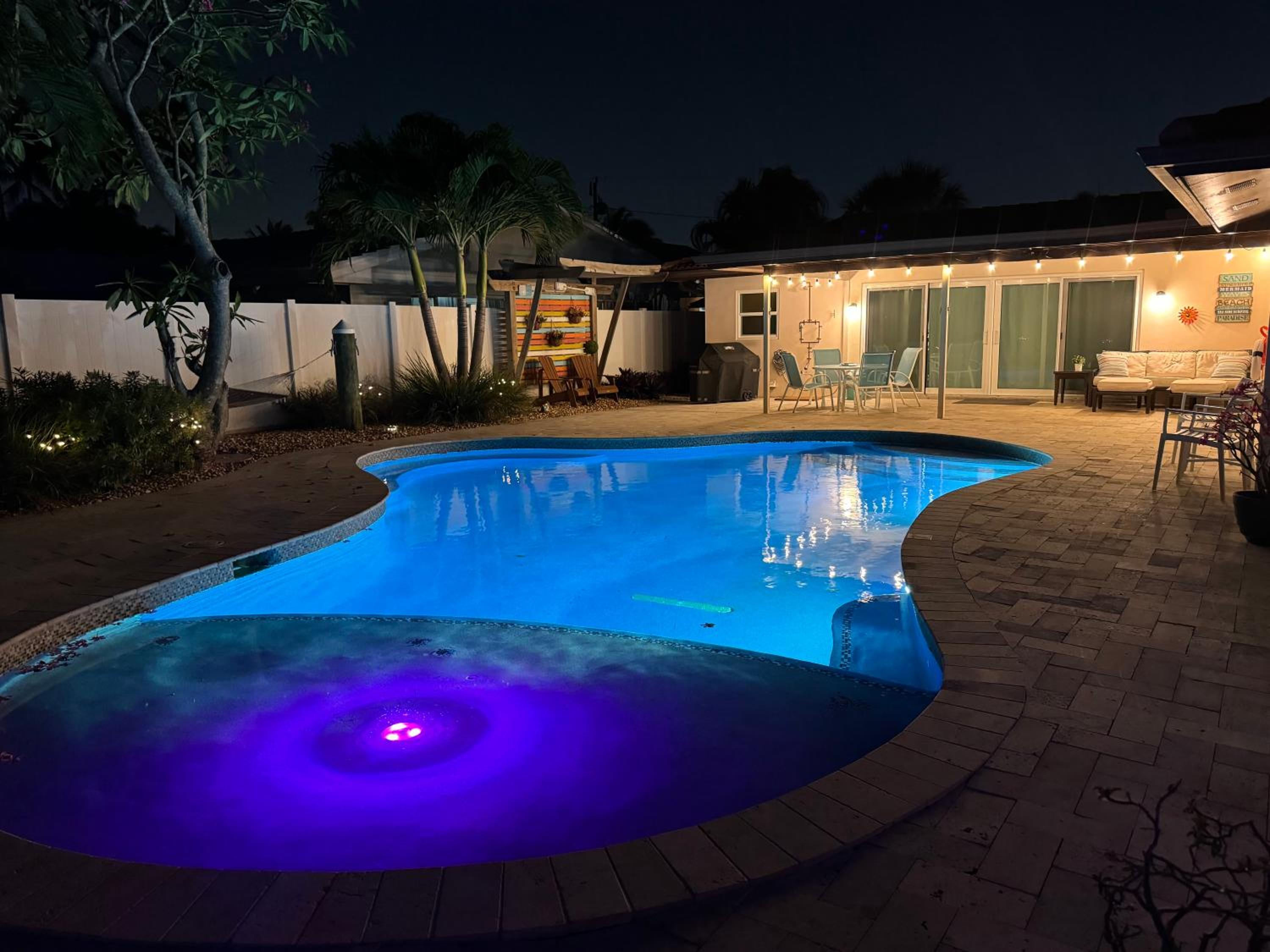 Charming Beach House w/Private Pool Paradise~WALK TO BEACH