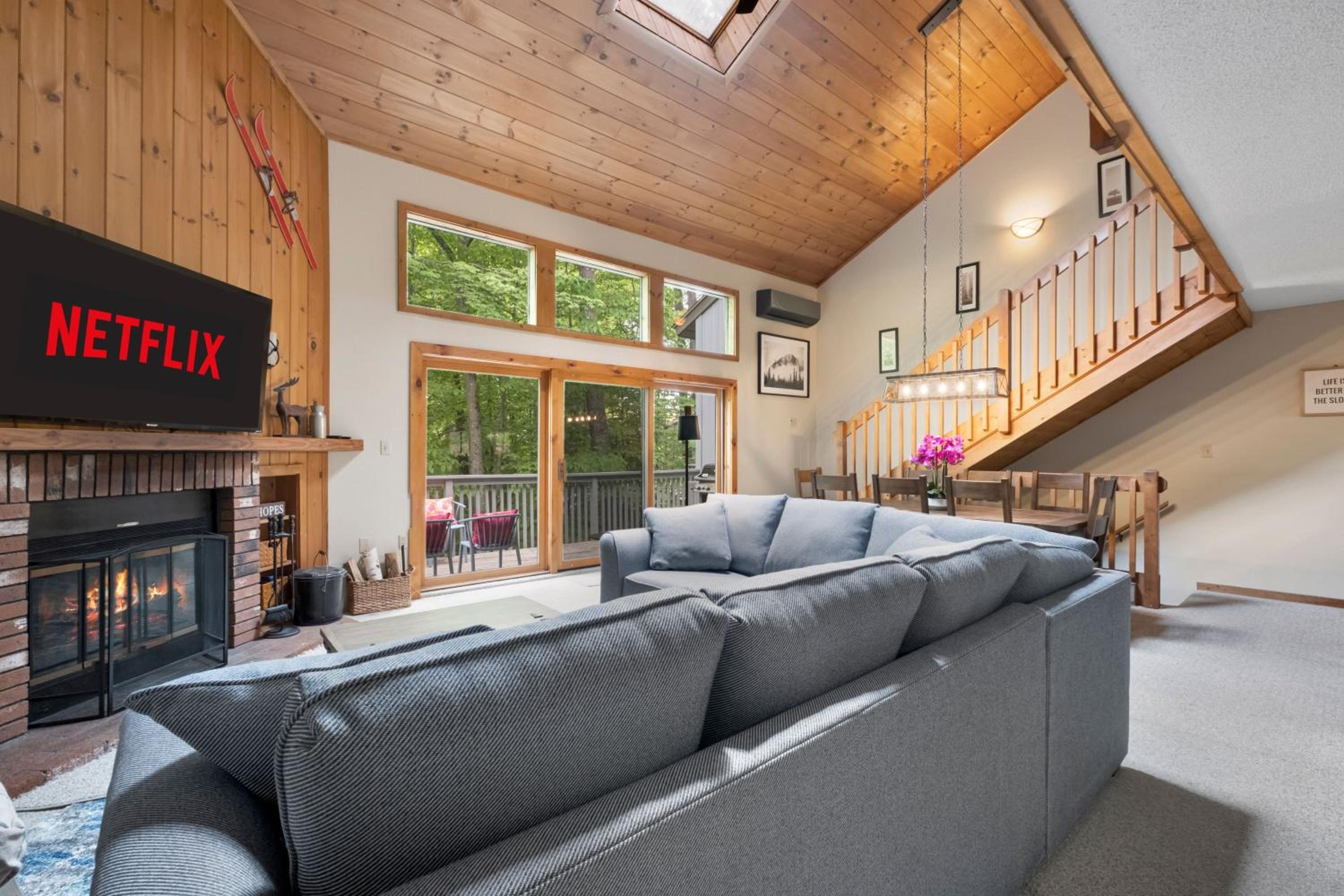 Newly Renovated W Ac Walk To Town Sleeps 10 view 4