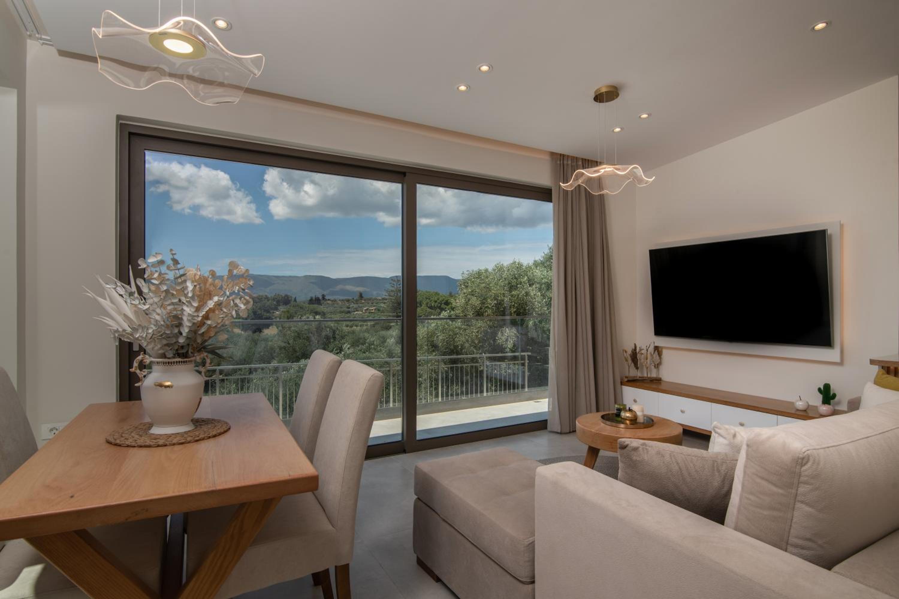 De Hierro Exclusive Villa - Magical Hospitality in a Villa with Pool and Breathtaking Views By Villa Mana Gers