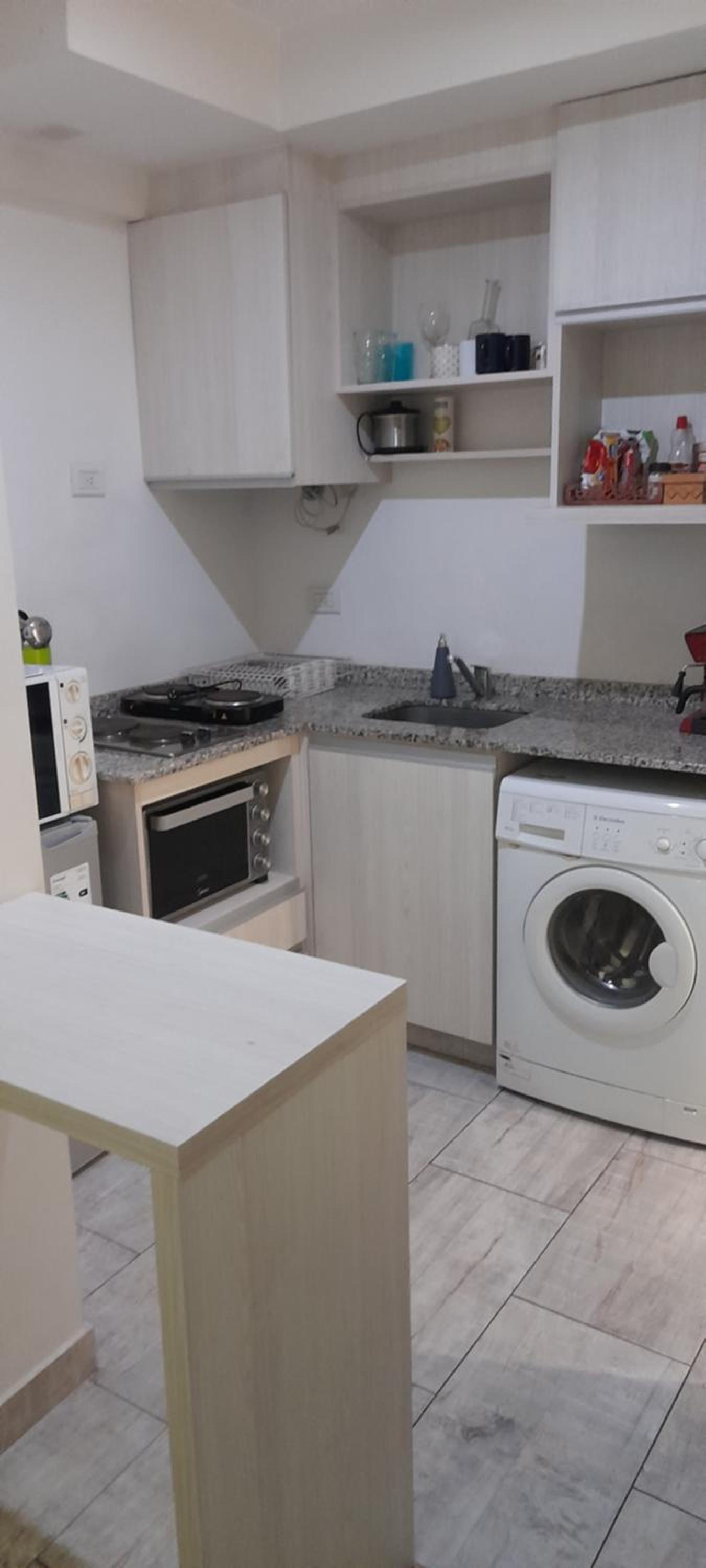 Amplio monoambiente en edificio moderno