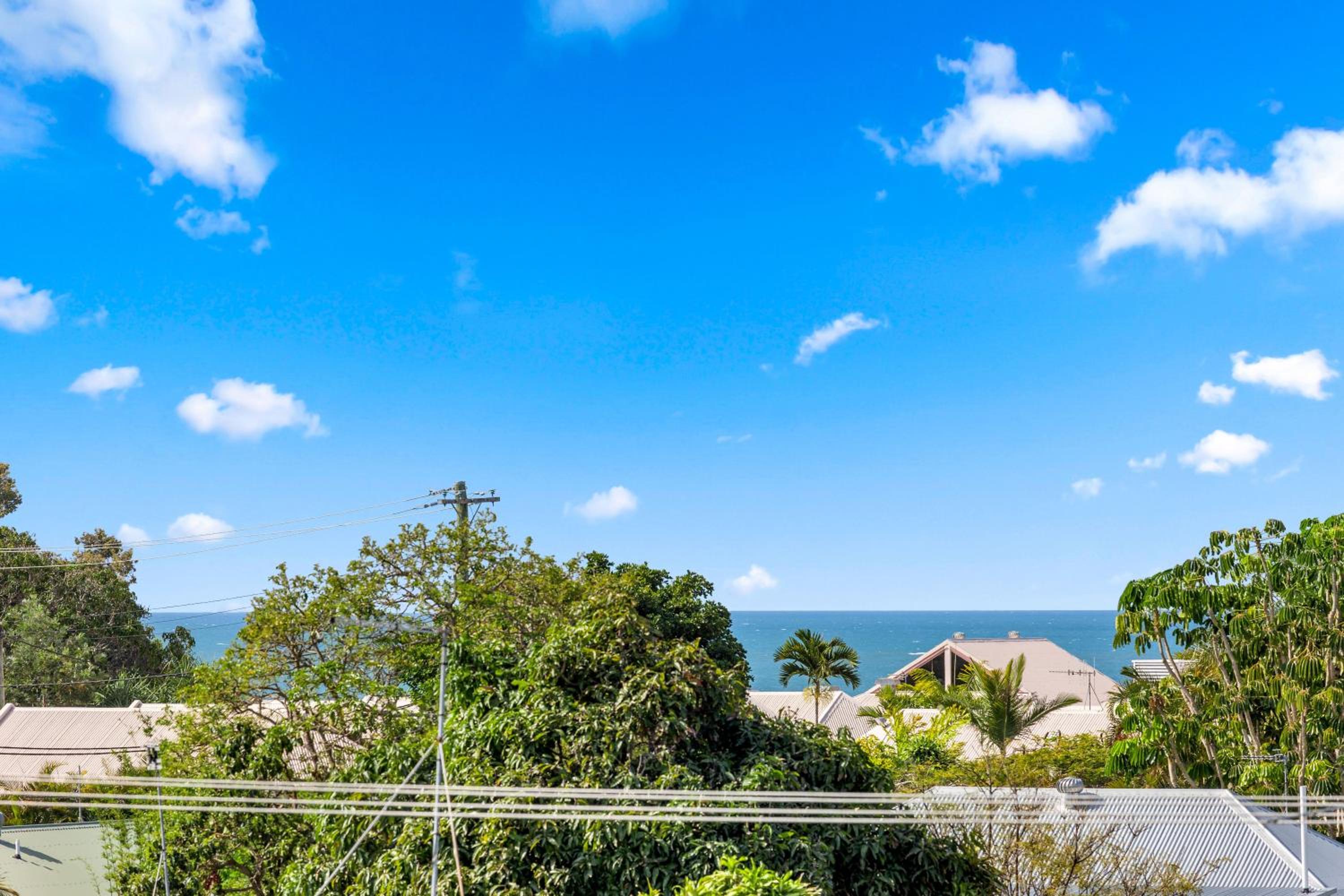 'Bay View' with Pool and Rooftop Entertaining Area