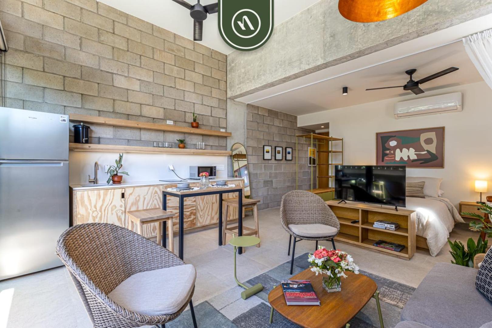 Great Studio with Patio view 4