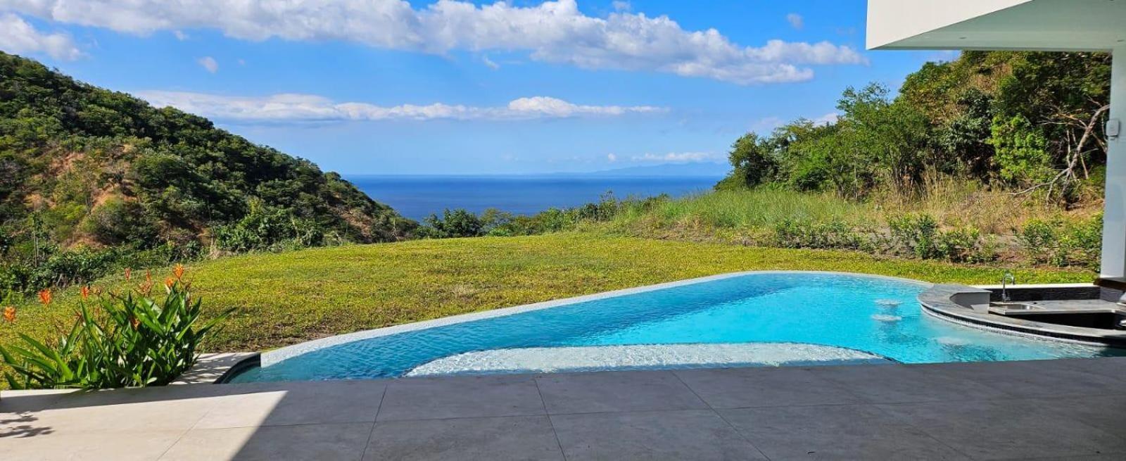 El Coco Oasis Where Luxury Meets Nature!