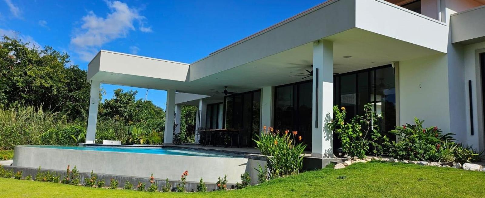 El Coco Oasis Where Luxury Meets Nature!