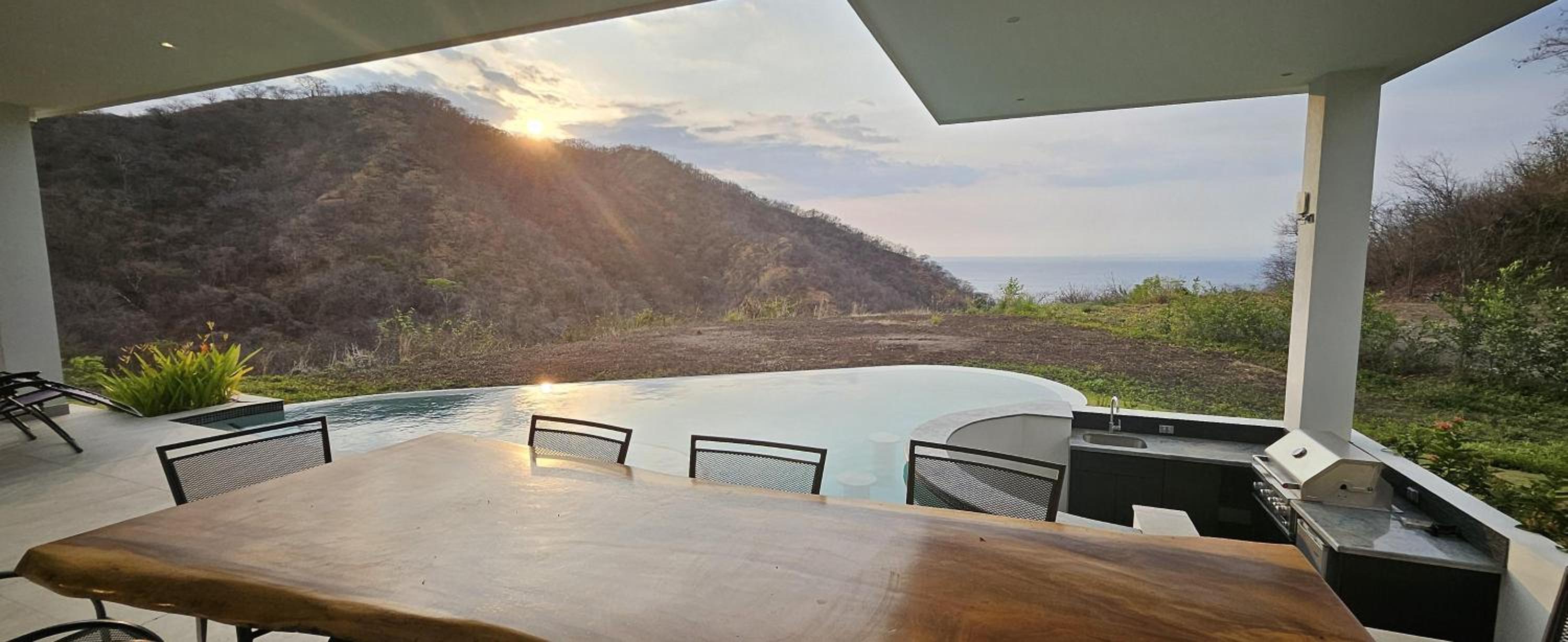 El Coco Oasis Where Luxury Meets Nature!