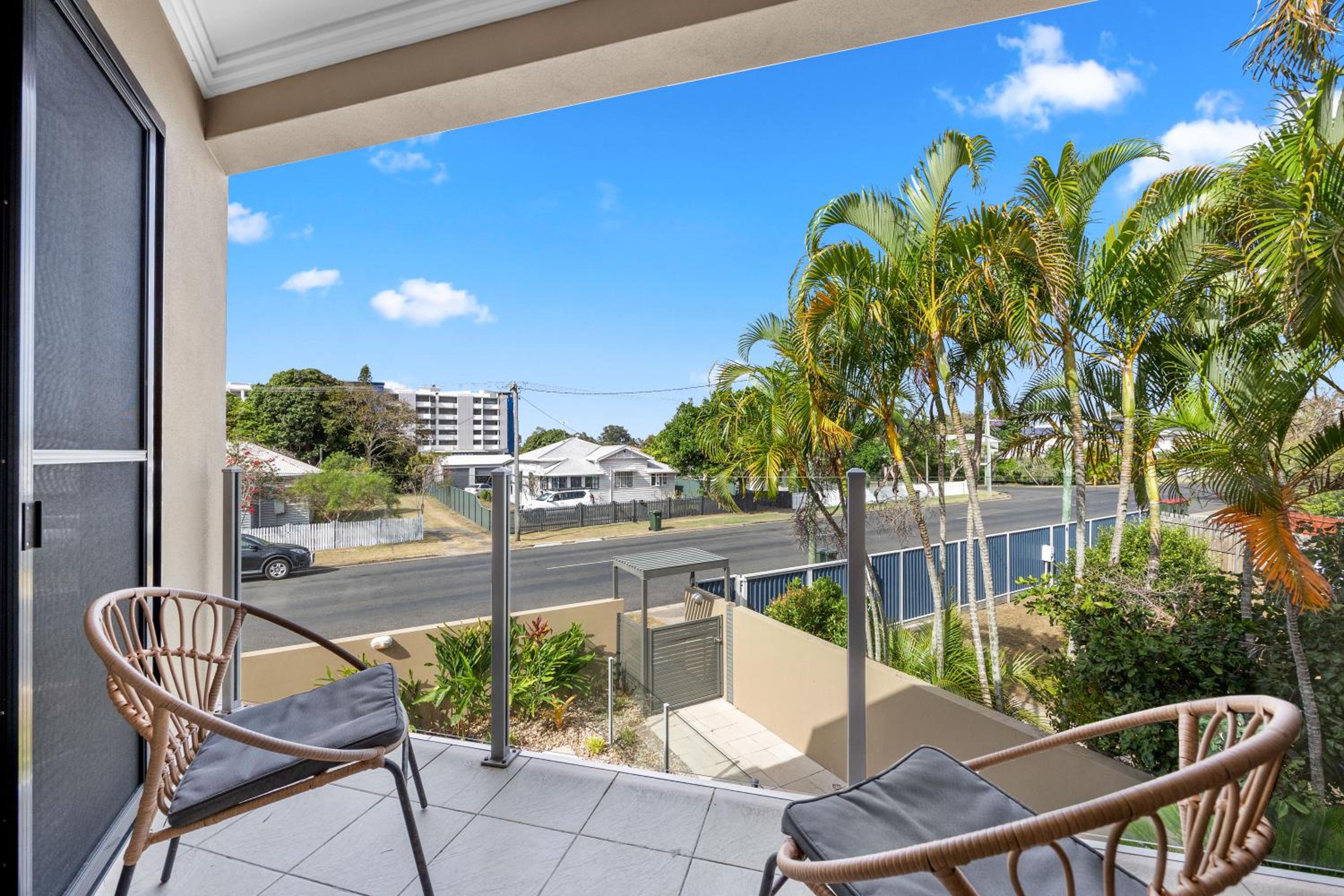 'Bay View' with Pool and Rooftop Entertaining Area