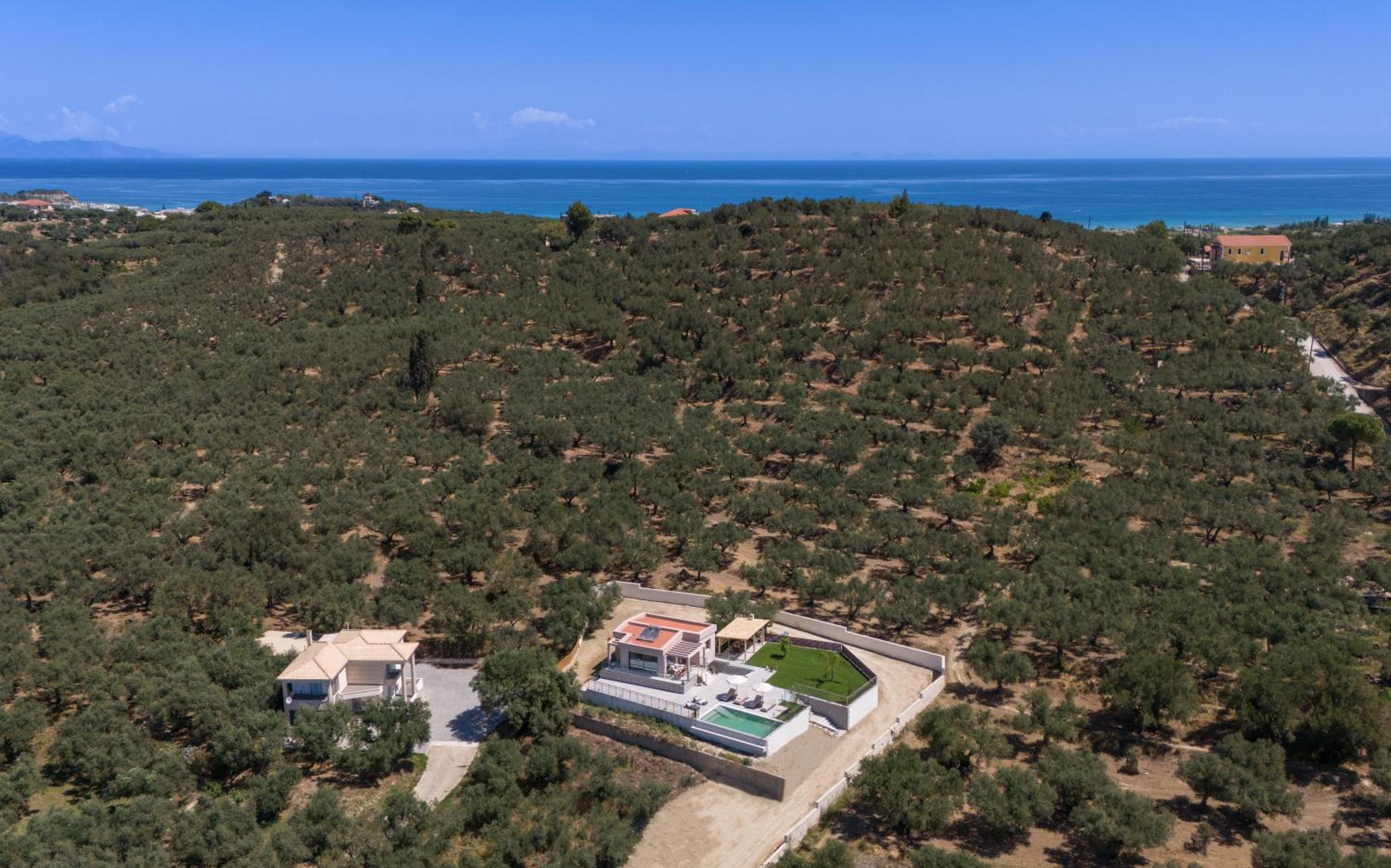De Hierro Exclusive Villa - Magical Hospitality in a Villa with Pool and Breathtaking Views By Villa Mana Gers