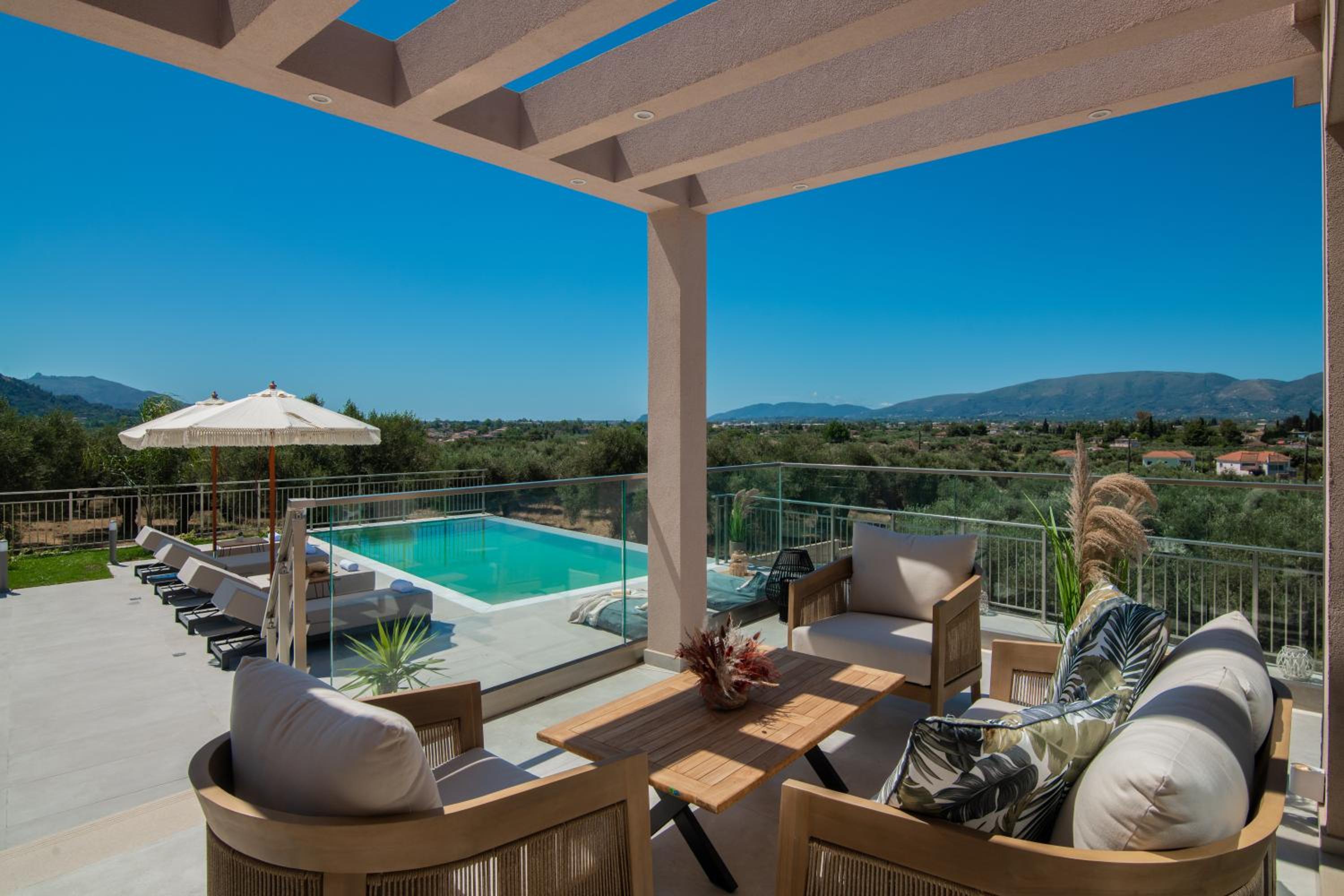 De Hierro Exclusive Villa - Magical Hospitality in a Villa with Pool and Breathtaking Views By Villa Mana Gers