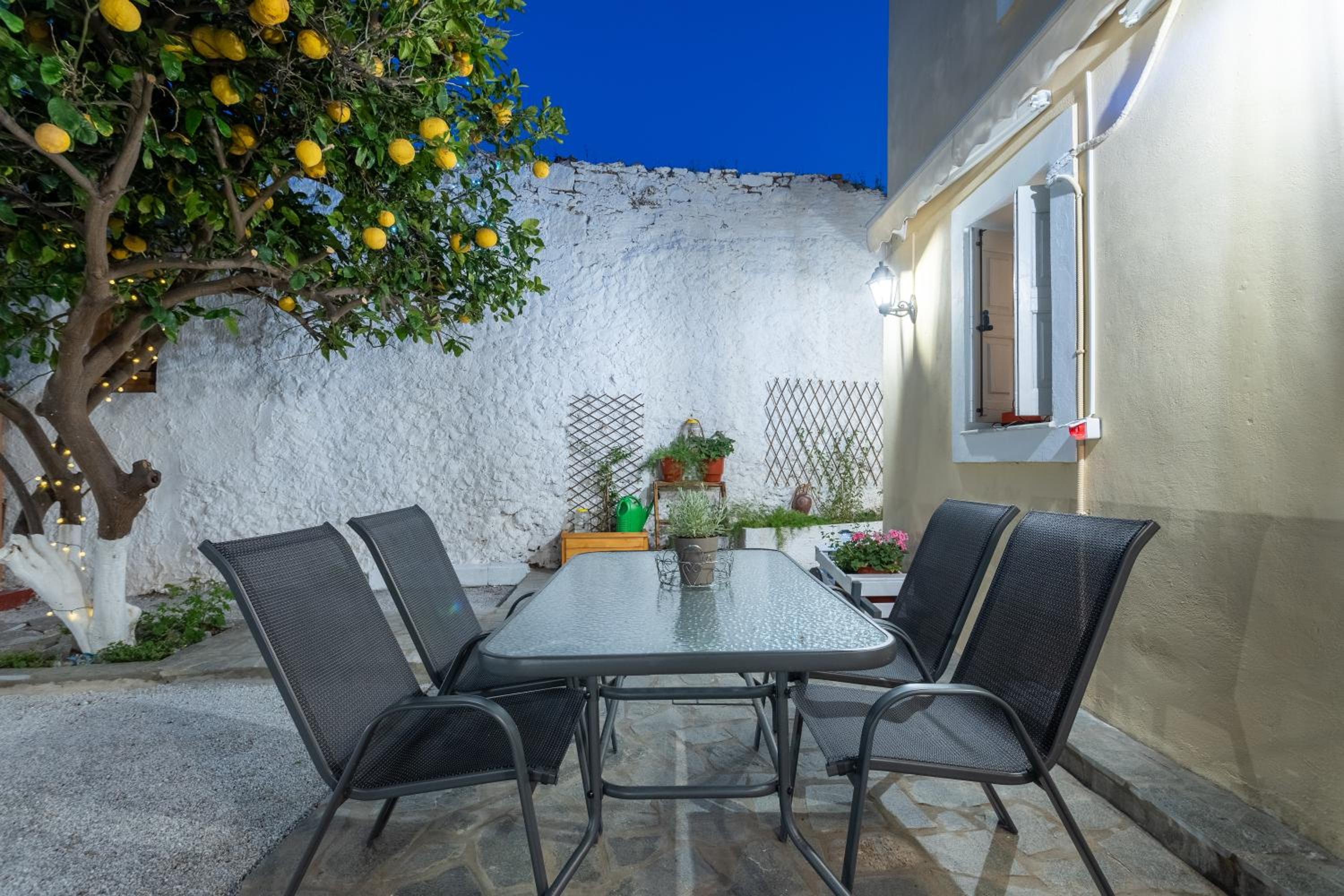The Yard House, Castle View Mytilene view 5