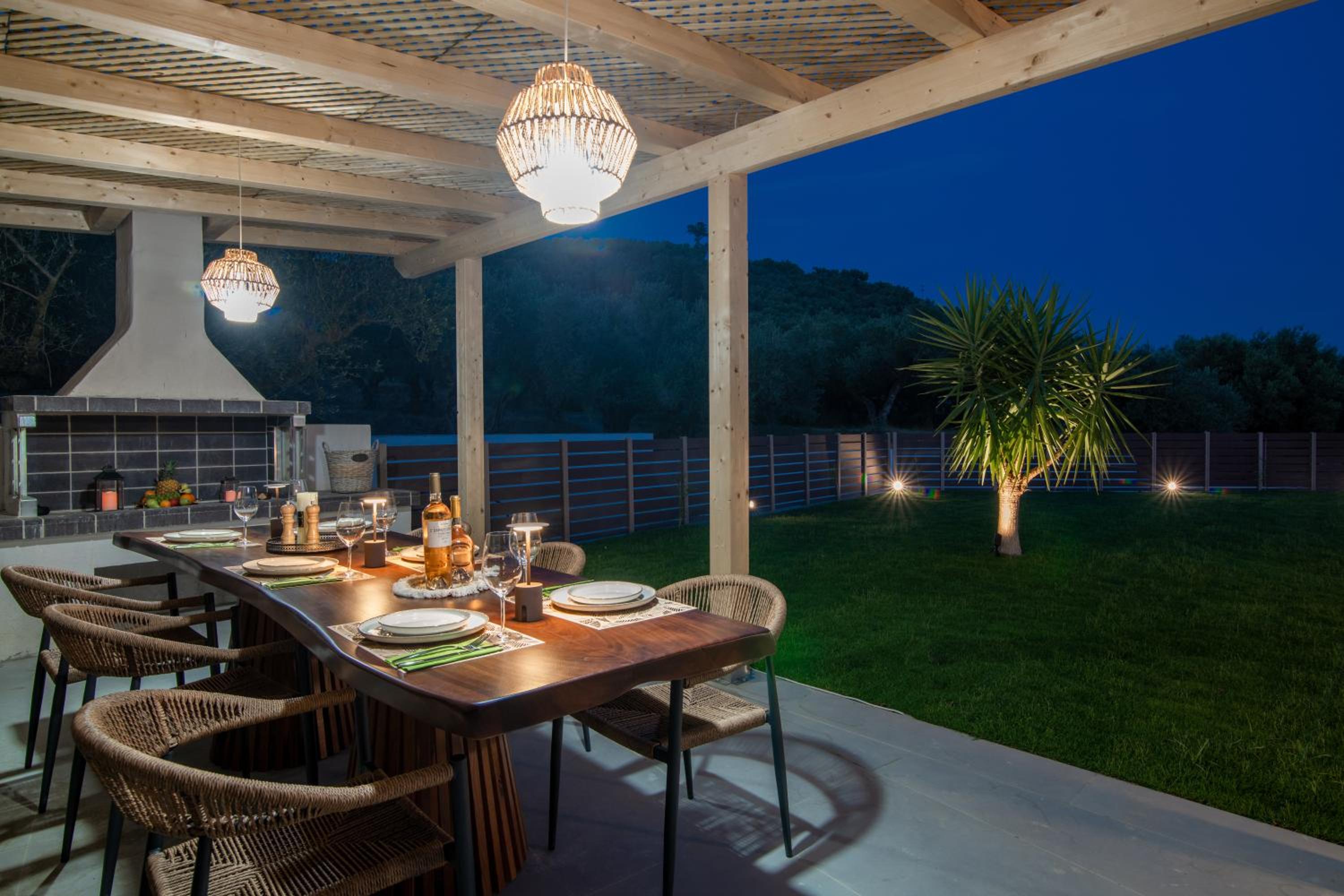 De Hierro Exclusive Villa - Magical Hospitality in a Villa with Pool and Breathtaking Views By Villa Mana Gers