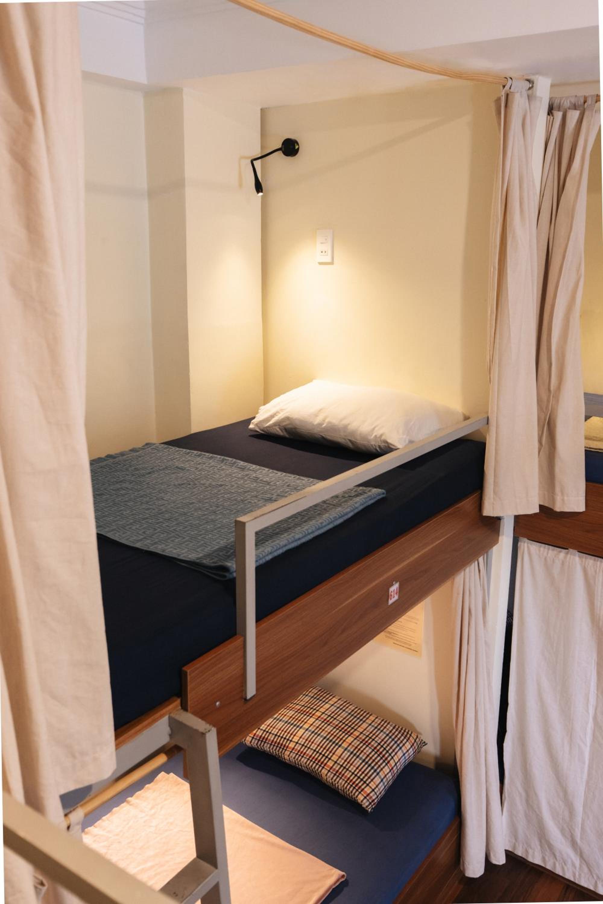 9 Hostel and Suites