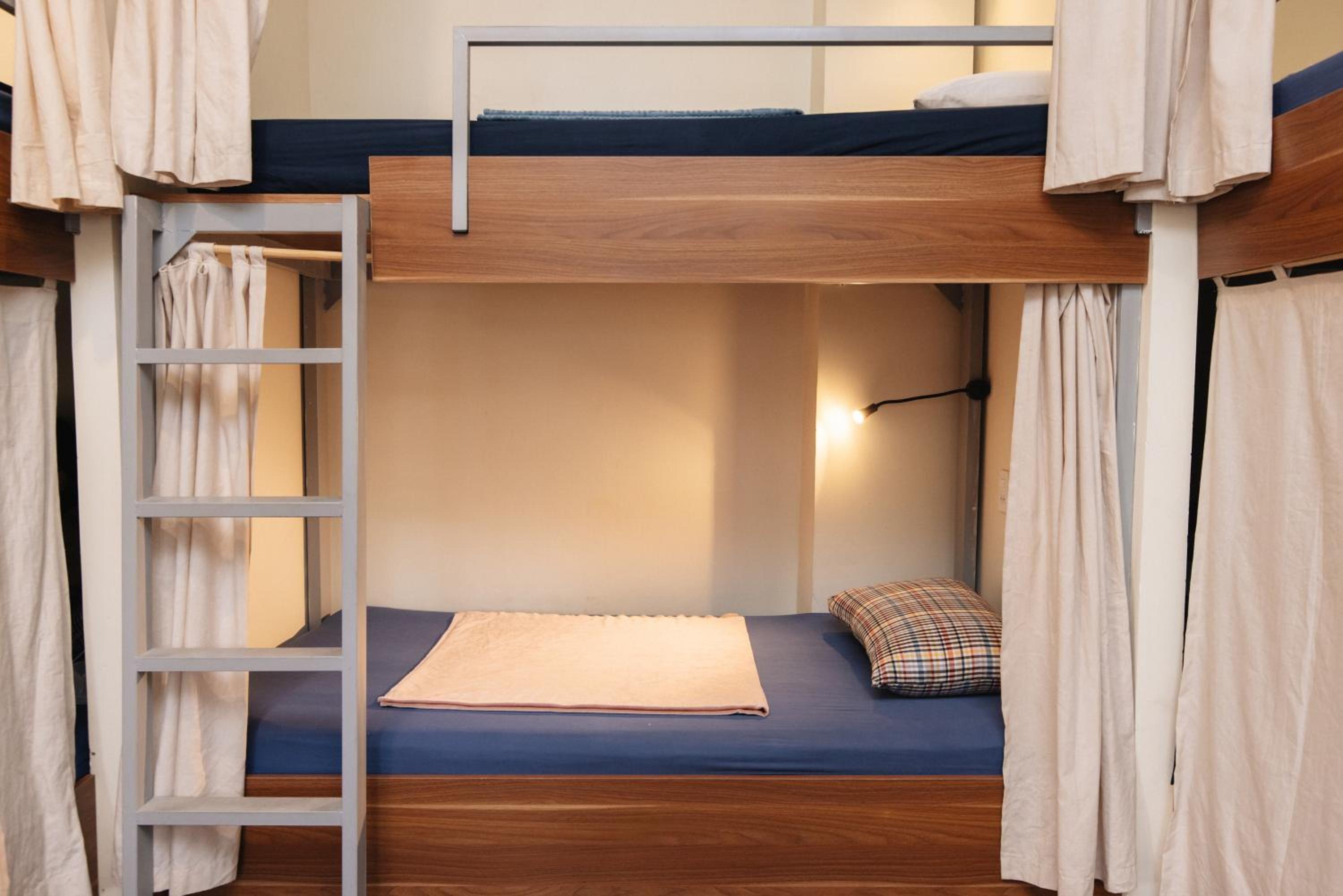 9 Hostel and Suites