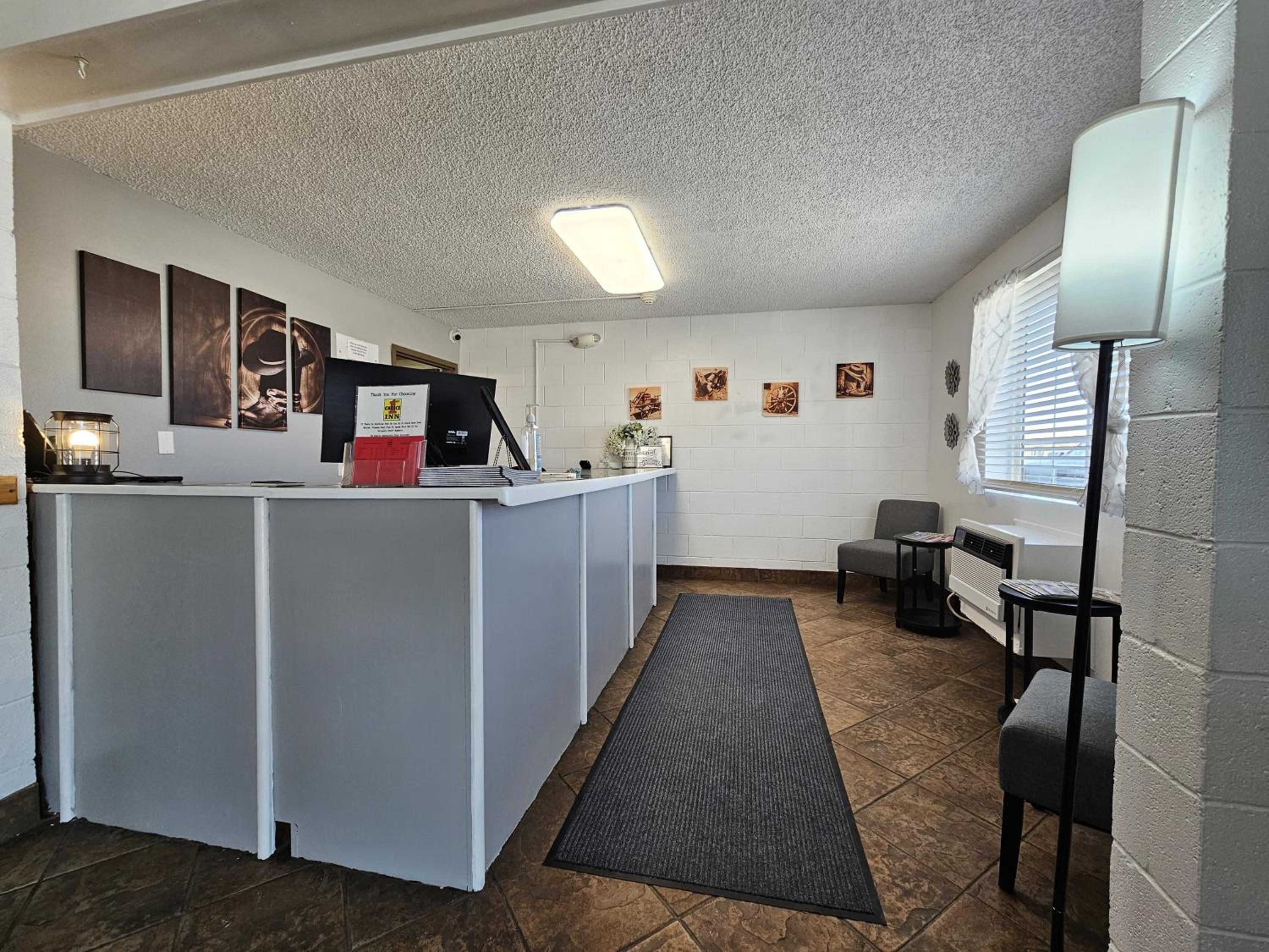 Rawlins Vacations - 1st Choice Inn of Rawlins - Property Image 2