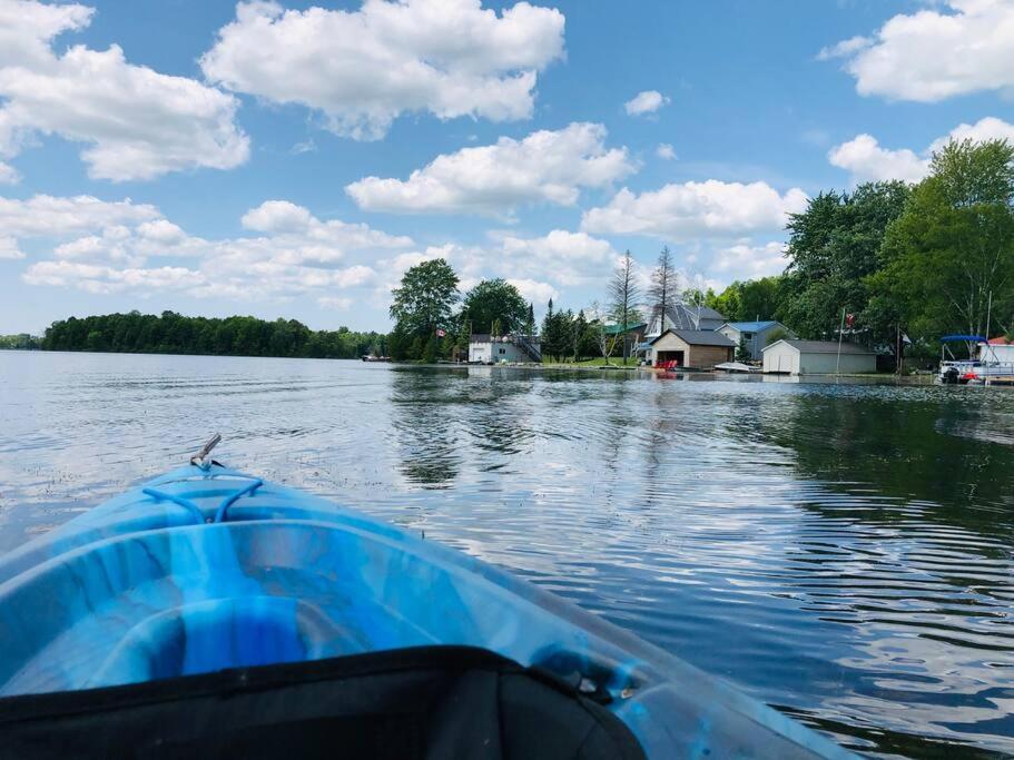 Peaceful Waterfront Cottage on Kawartha Lakes