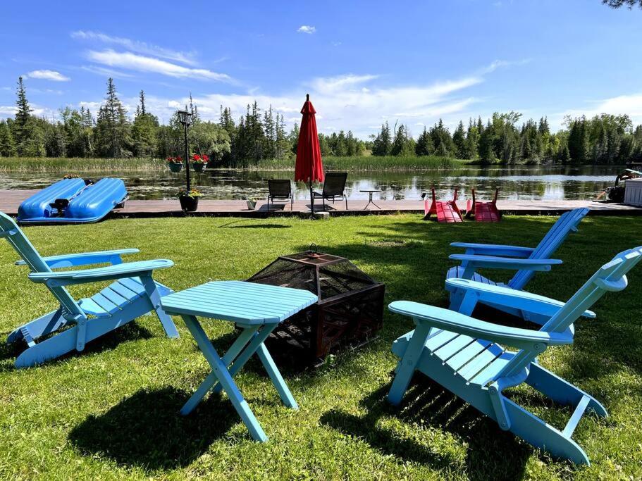 Peaceful Waterfront Cottage on Kawartha Lakes