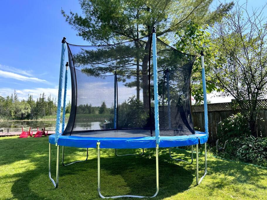 Peaceful Waterfront Cottage on Kawartha Lakes