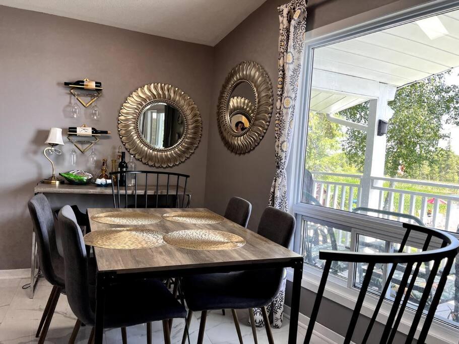 Peaceful Waterfront Cottage on Kawartha Lakes