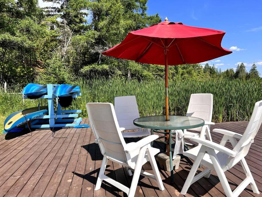 Peaceful Waterfront Cottage on Kawartha Lakes