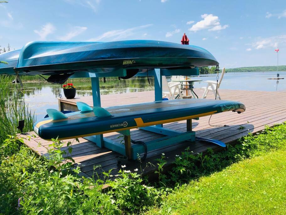 Peaceful Waterfront Cottage on Kawartha Lakes