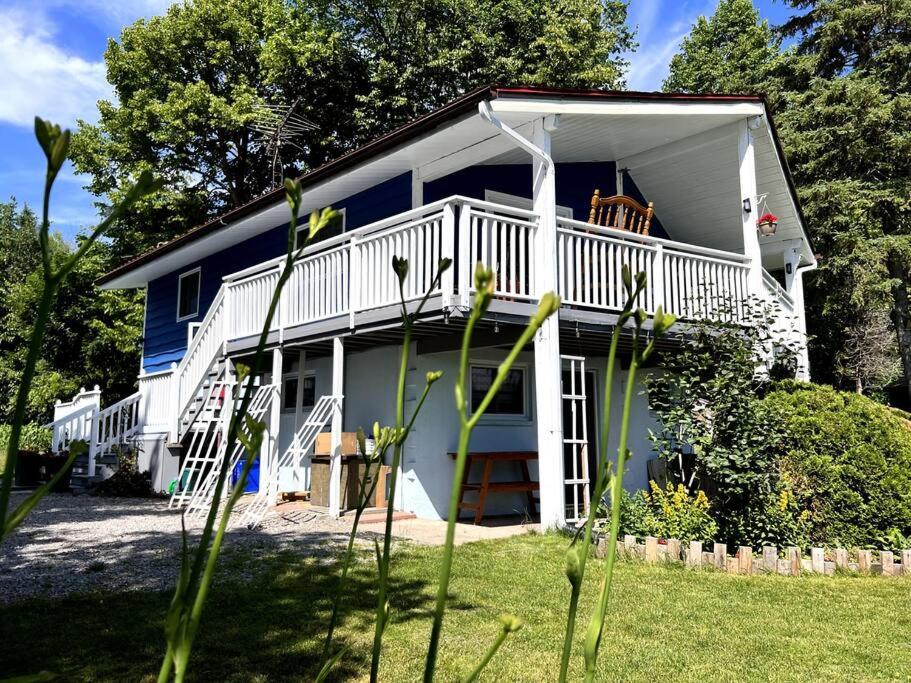 Peaceful Waterfront Cottage on Kawartha Lakes