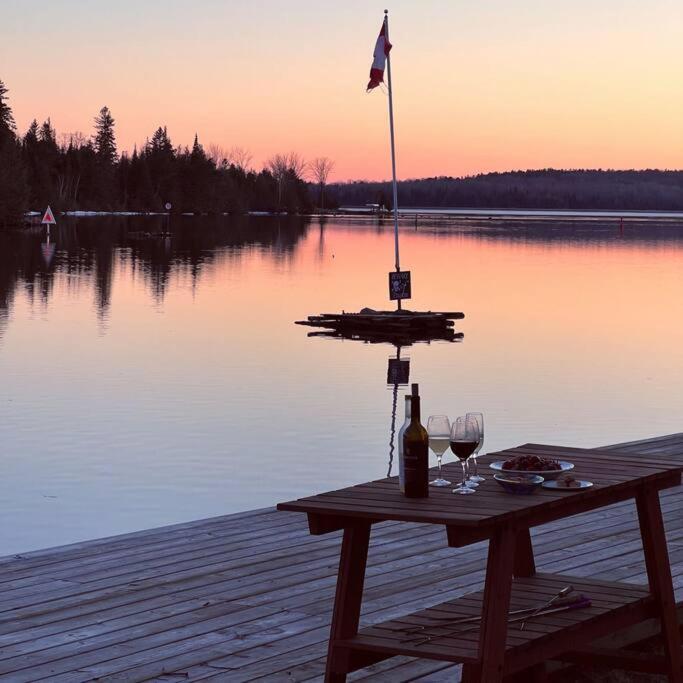 Peaceful Waterfront Cottage on Kawartha Lakes