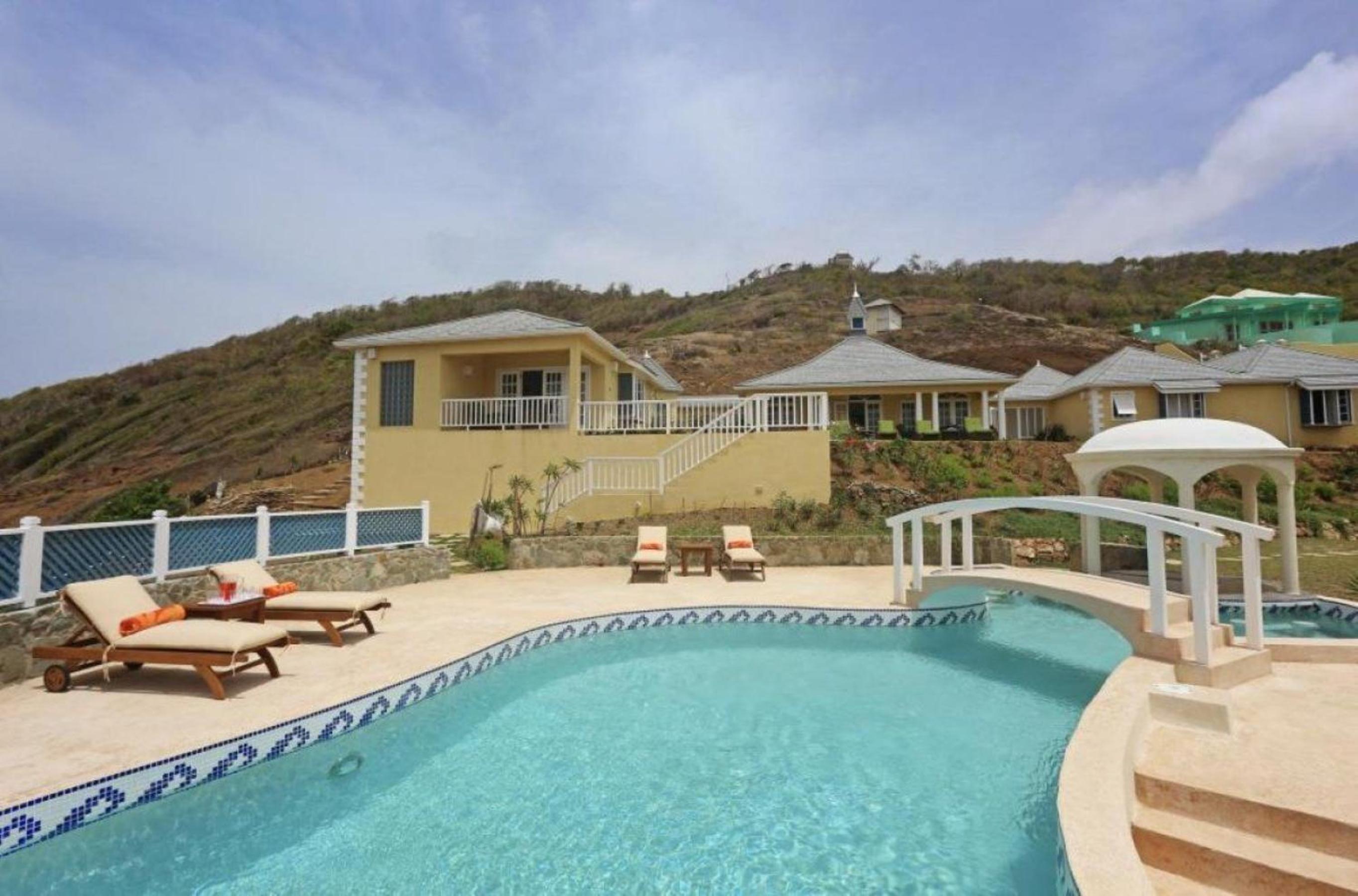 Luxurious 4 Br Oceanfront Villa view 2