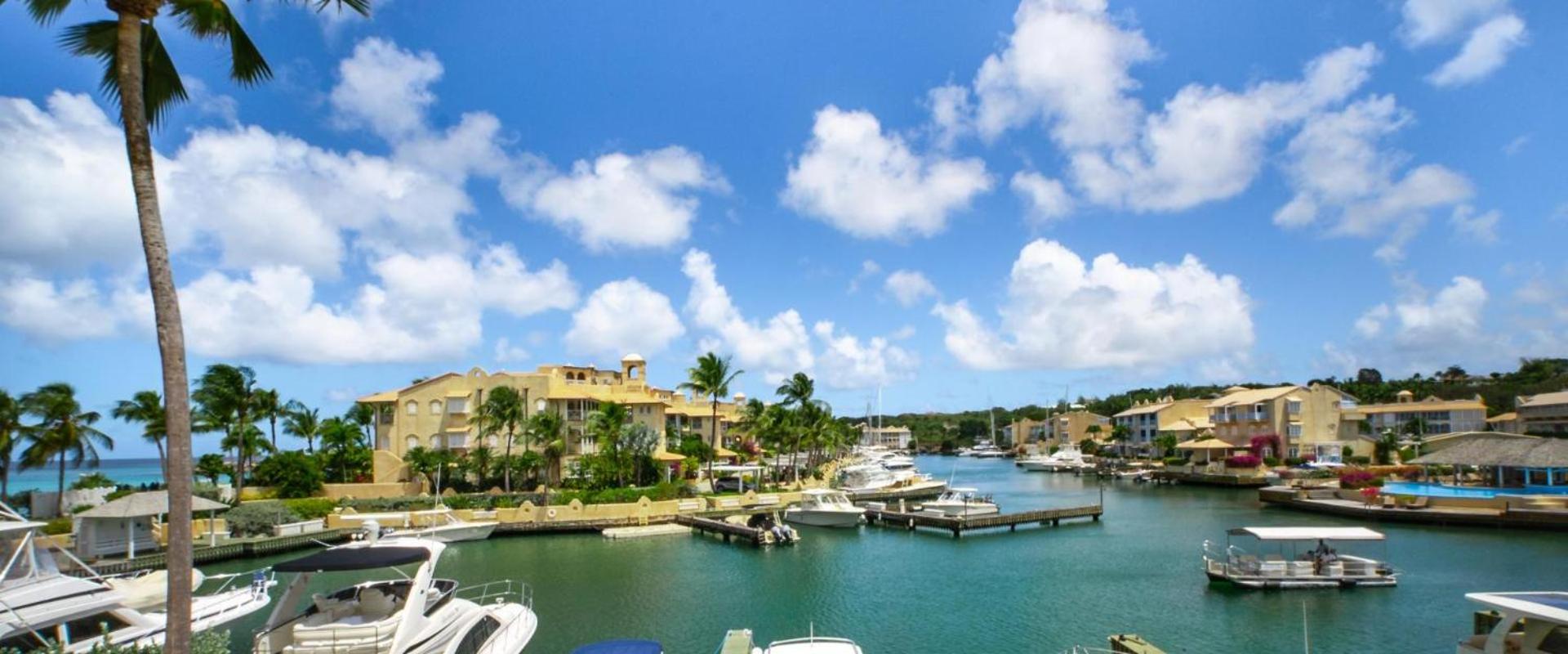 Lovely two bedroom Villa with panoramic ocean and marina views