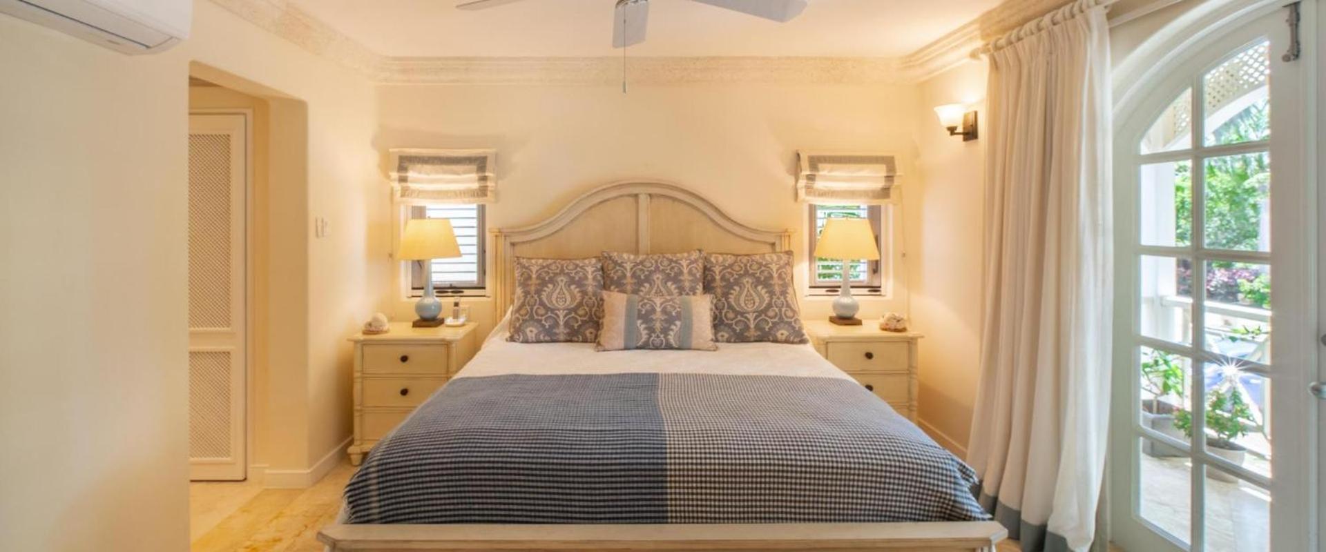 Lovely two bedroom Villa with panoramic ocean and marina views