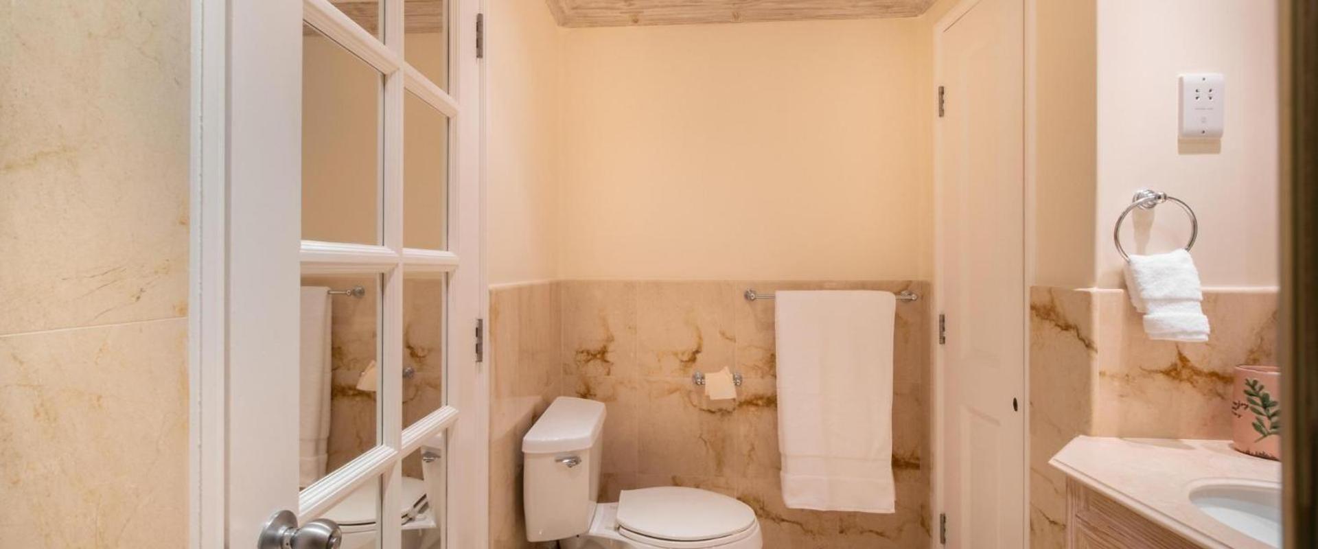 Lovely two bedroom Villa with panoramic ocean and marina views