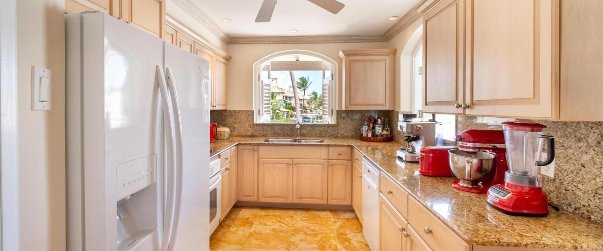 Lovely two bedroom Villa with panoramic ocean and marina views