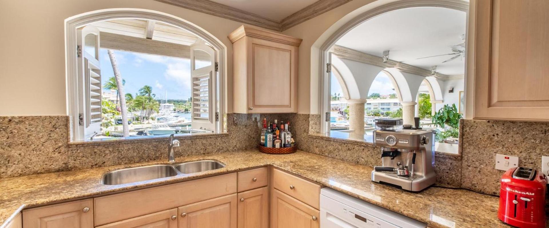 Lovely two bedroom Villa with panoramic ocean and marina views