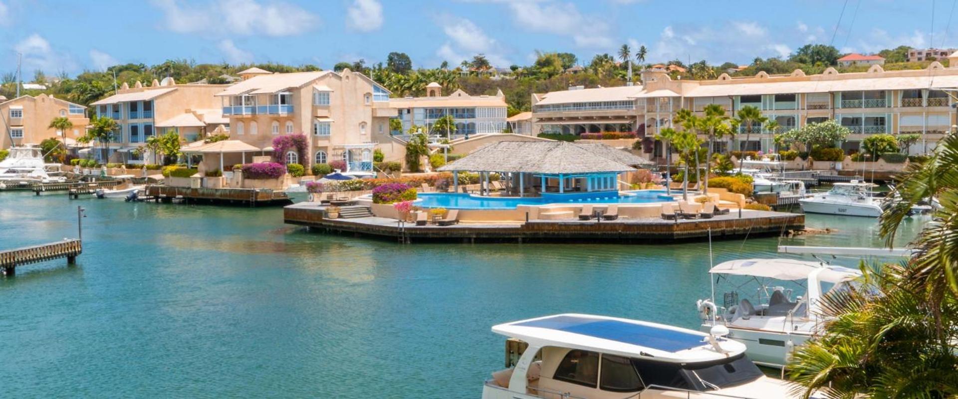 Lovely two bedroom Villa with panoramic ocean and marina views