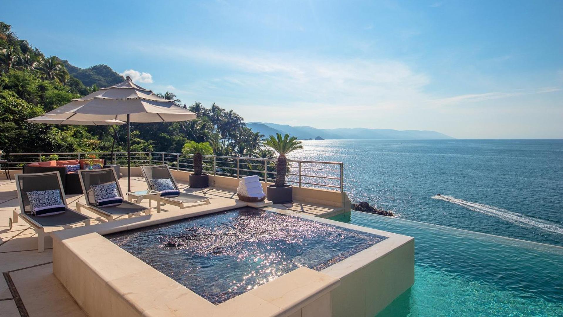 Luxury 5 Br Villa with incredible views view 4