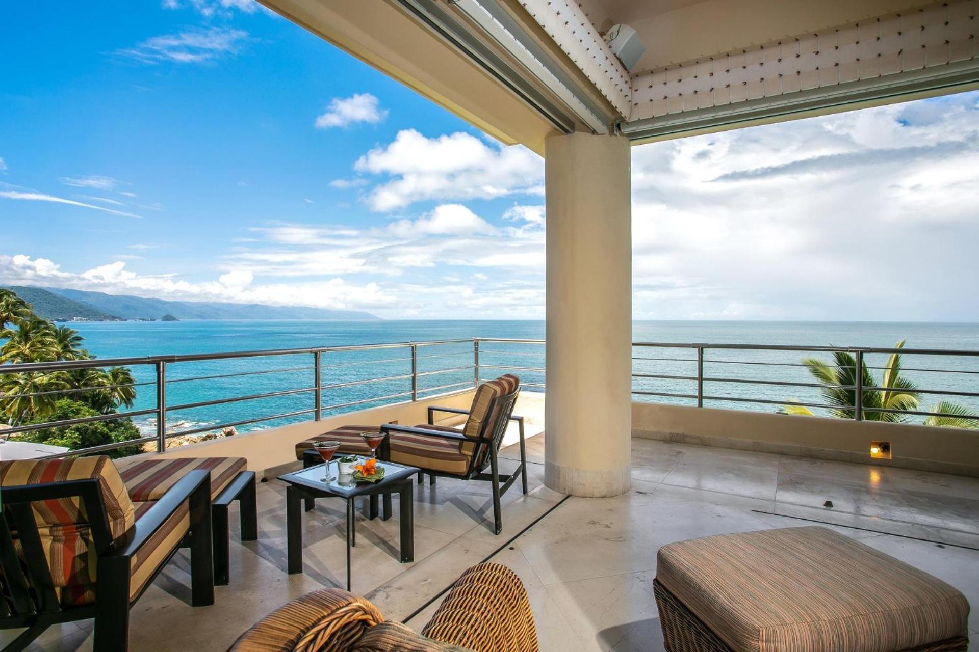 Luxury 5 Br Villa with incredible views view 2